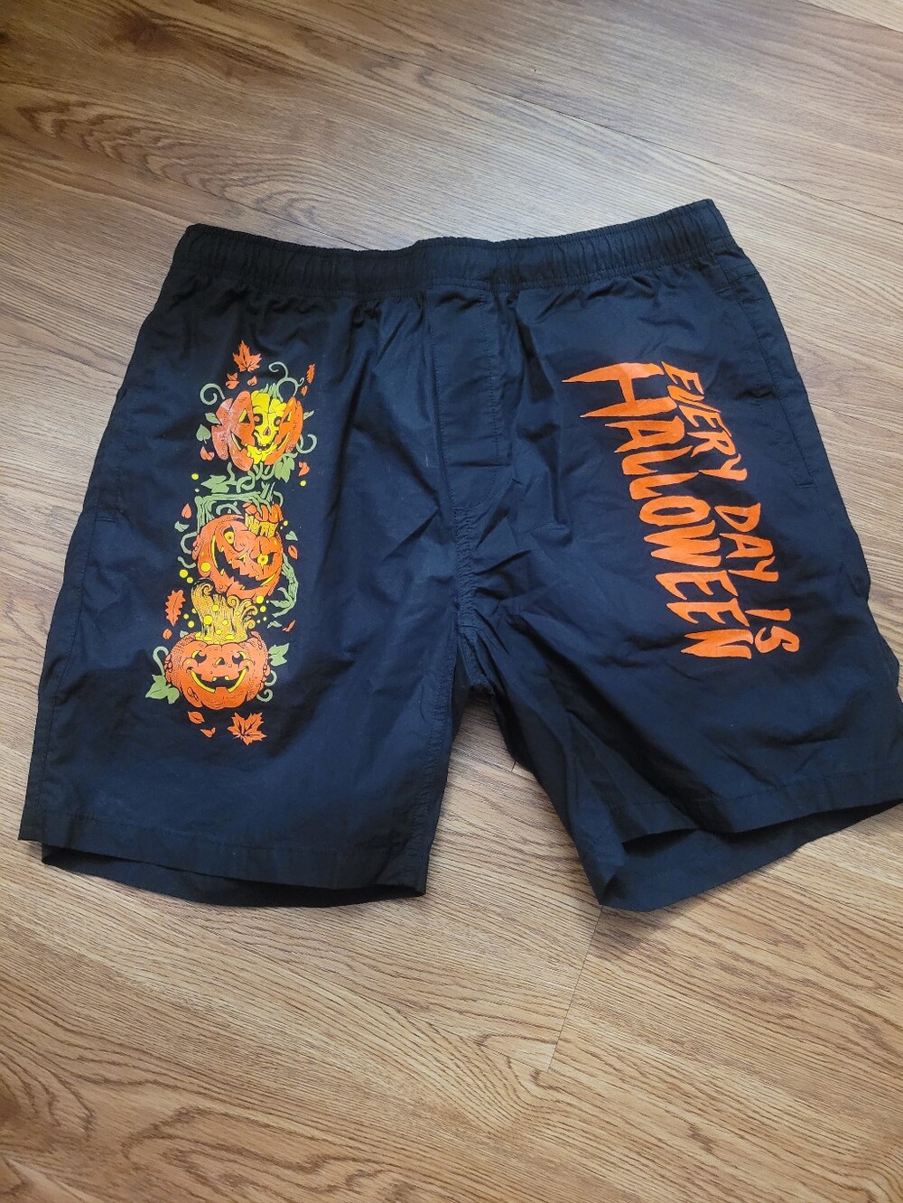 RARE Cavity Colors Every Day Is Halloween shorts 32 gym casual